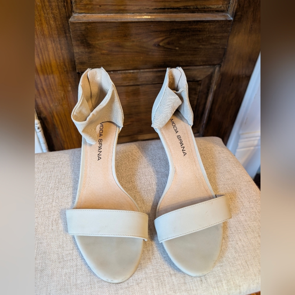 Moda Spana Women's Cream Sandals